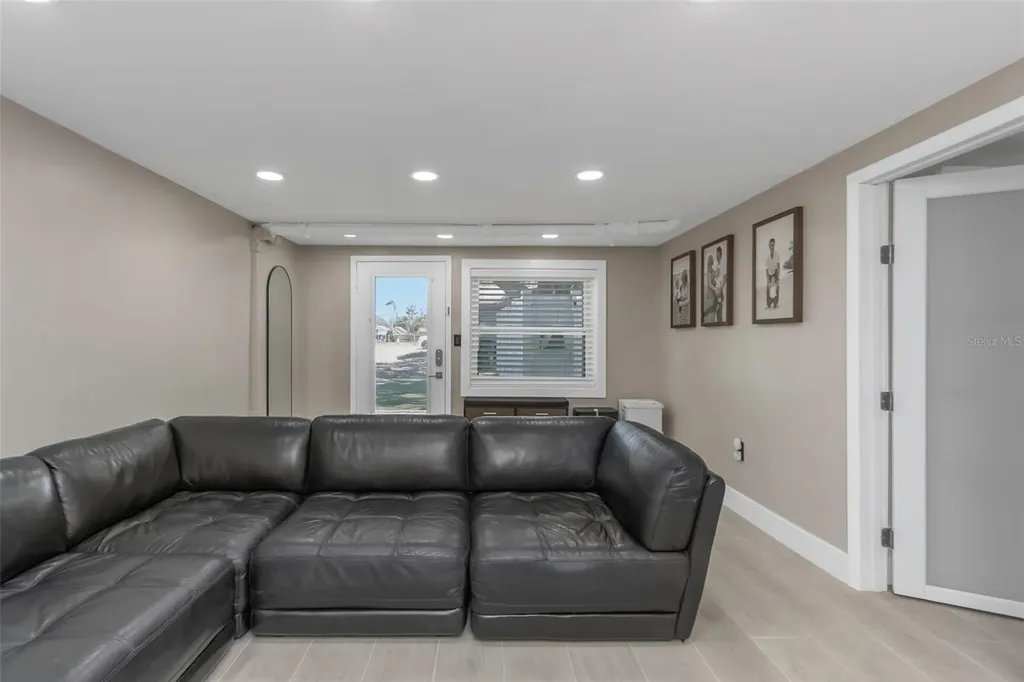 733 1/2 New Jersey Street Clearwater FL 33756