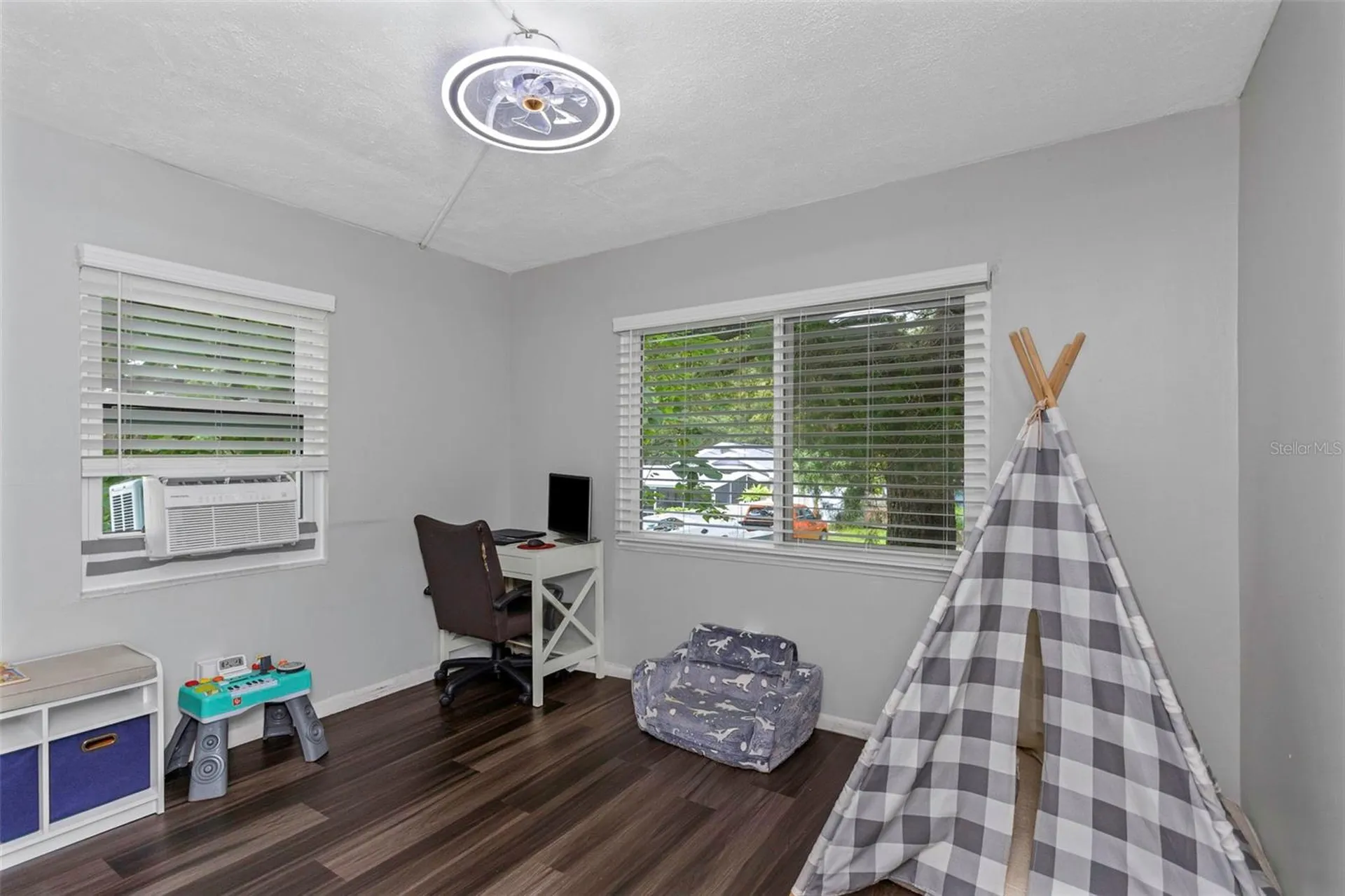 733 1/2 New Jersey Street Clearwater FL 33756