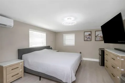 733 1/2 New Jersey Street Clearwater FL 33756