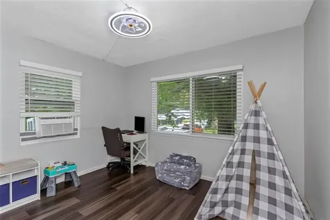 733 1/2 New Jersey Street Clearwater FL 33756