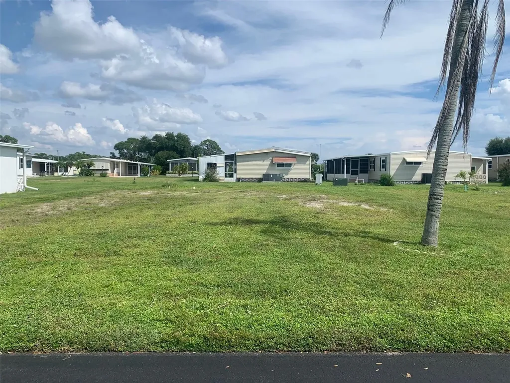 235 Estrada North Port FL 34287