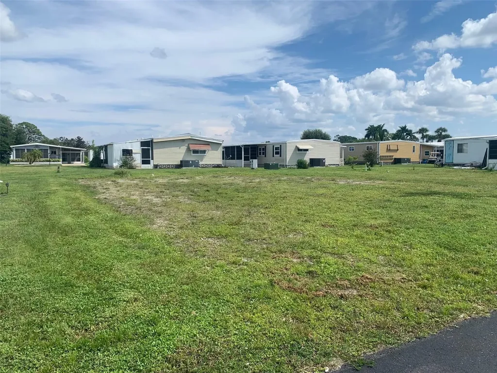 235 Estrada North Port FL 34287