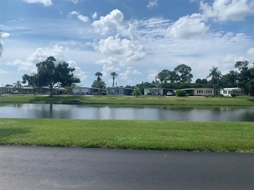 235 Estrada North Port FL 34287