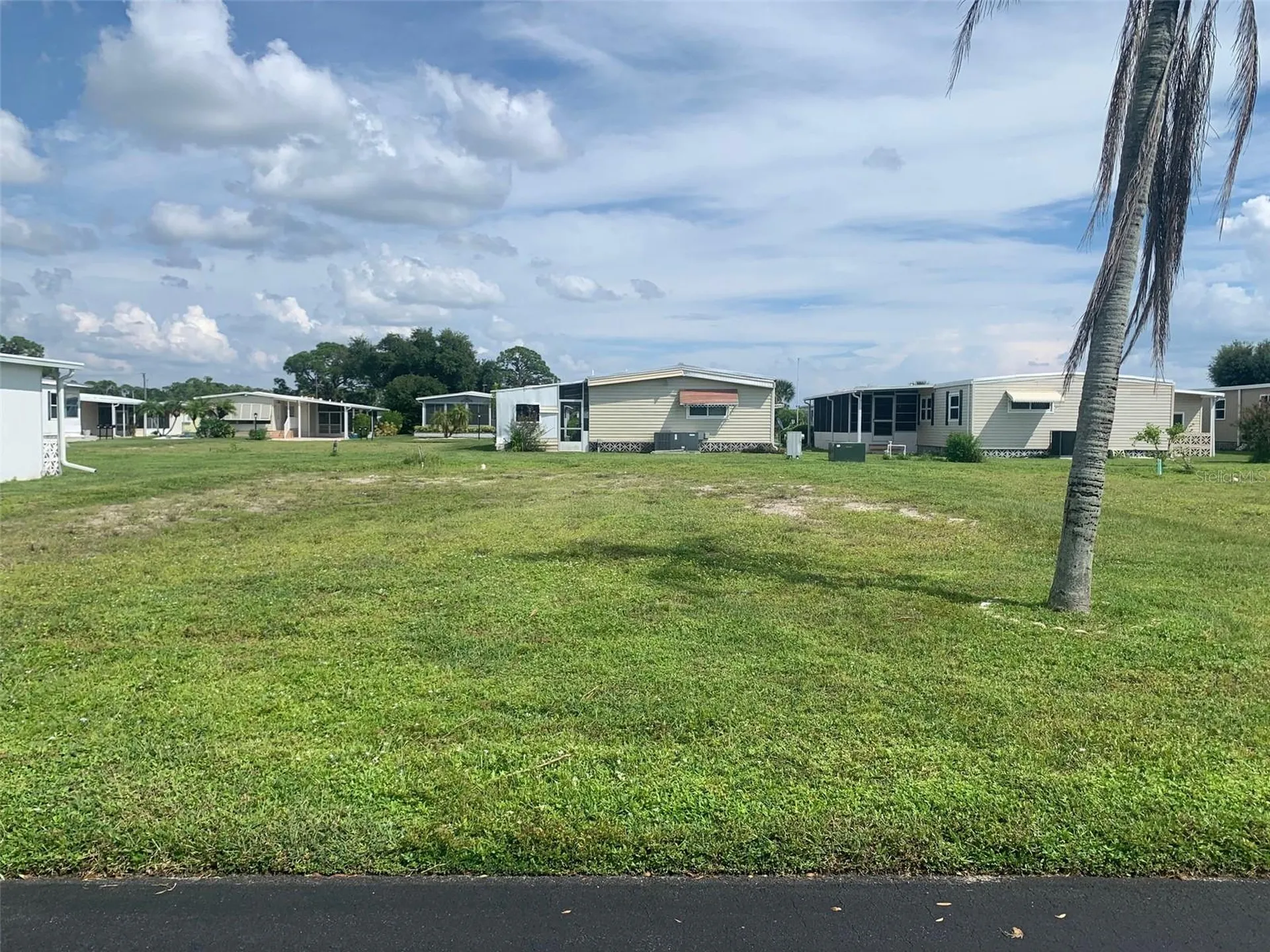 235 Estrada North Port FL 34287
