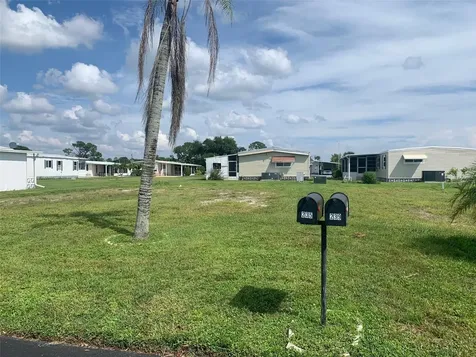 235 Estrada North Port FL 34287