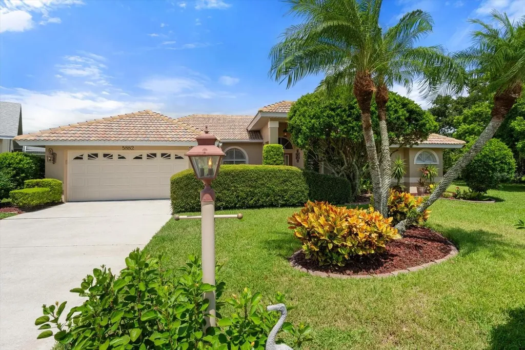 5882 Lantern Court Sarasota FL 34243