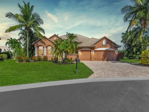 8844 Tropical Court Fort Myers FL 33908