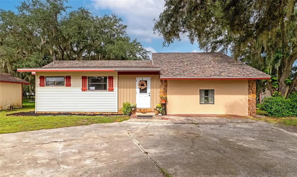 5040 253rd Street E Myakka City FL 34251