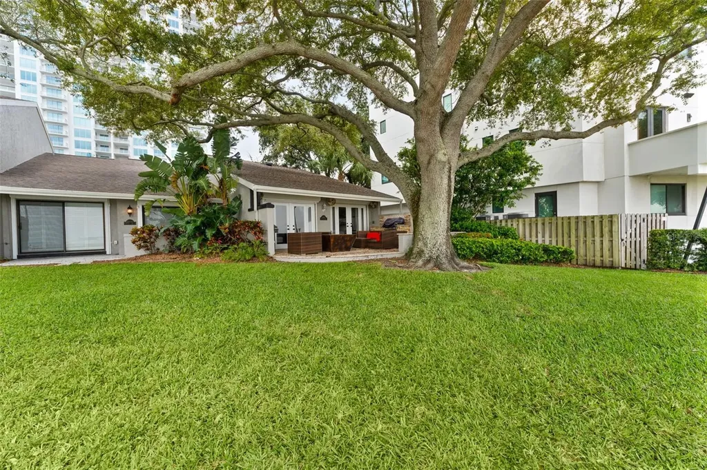 2807 Bayshore Boulevard Tampa FL 33629