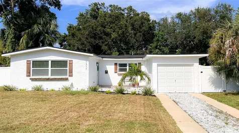 1317 Essex Drive N St Petersburg FL 33710