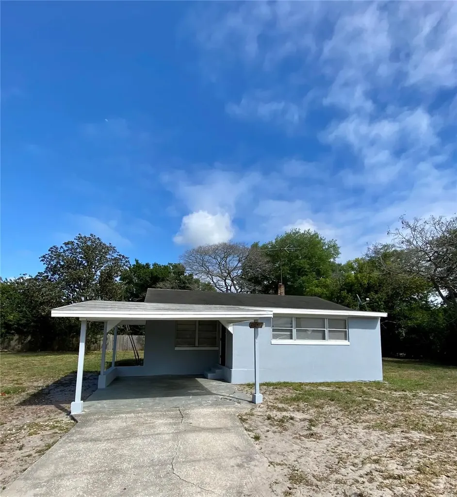 307 1st Street Auburndale FL 33823