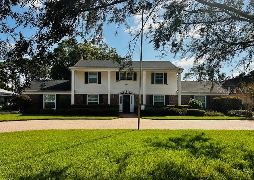 1303 51st Street W Bradenton FL 34209