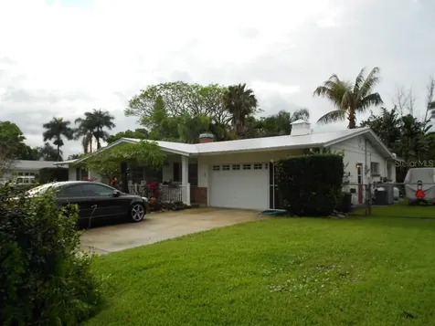 5215 9th Avenue Drive W Bradenton FL 34209