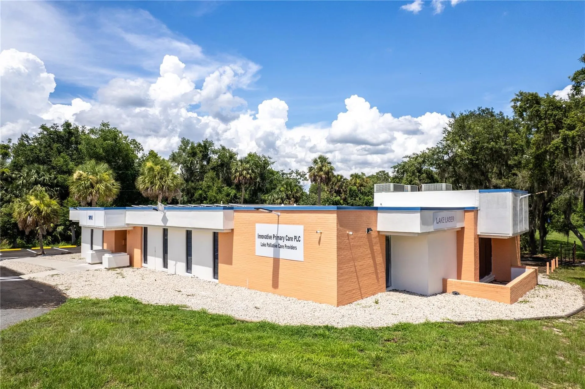 901 N Grove Street / Sr 19 Eustis FL 32726