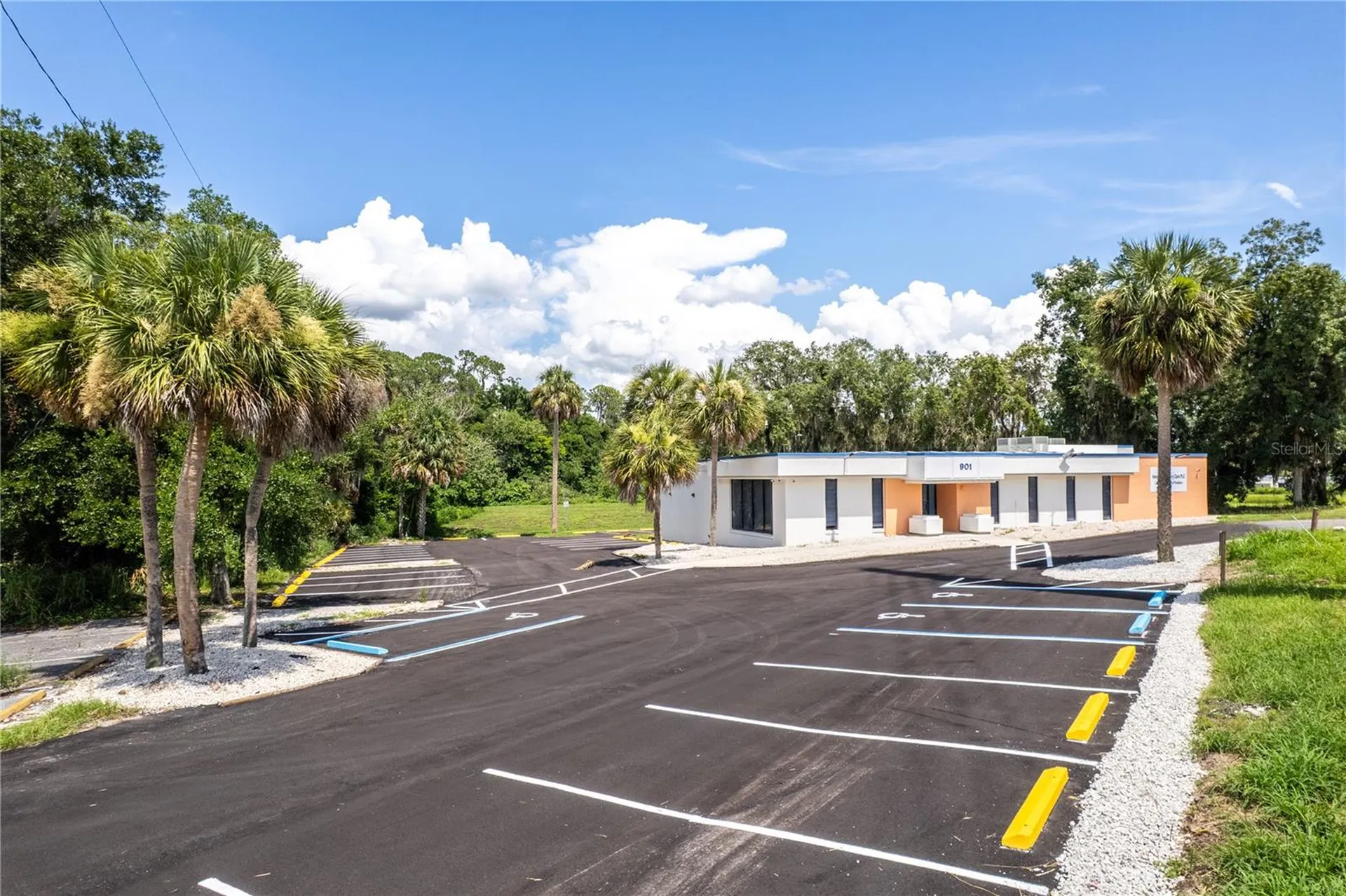 901 N Grove Street / Sr 19 Eustis FL 32726