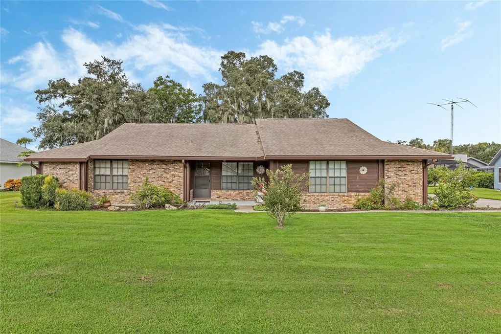 1805 Virginia Court Tavares FL 32778