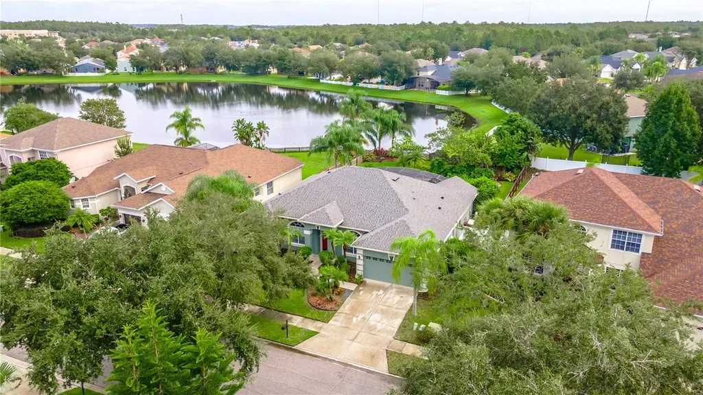 2098 Cascades Cove Drive Orlando FL 32820