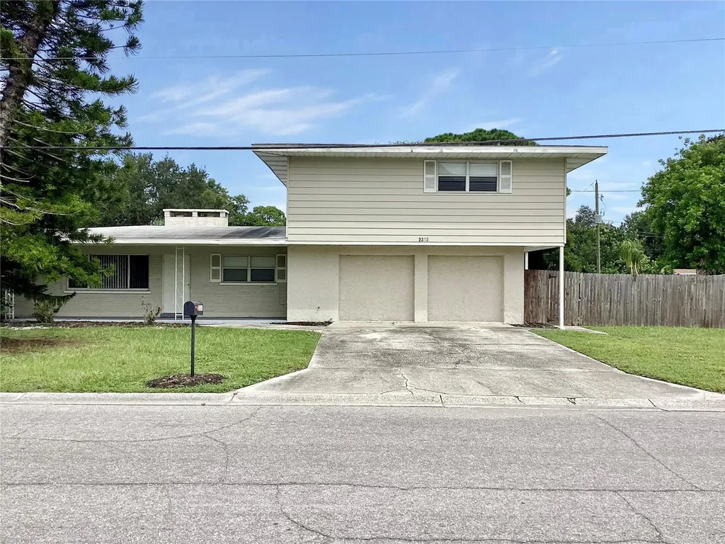 2316 29th Avenue W Bradenton FL 34205