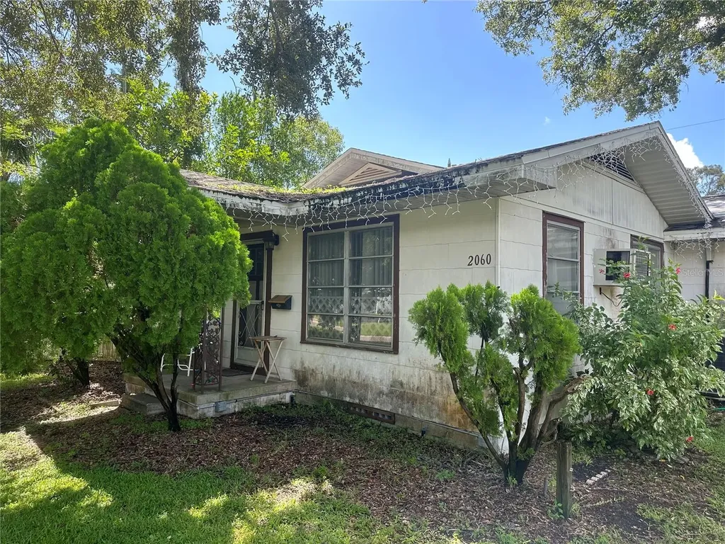 2060 52nd Avenue N St Petersburg FL 33714