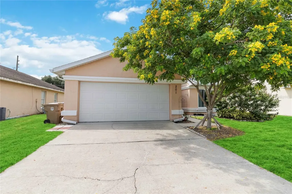 201 Hidden Springs Circle Kissimmee FL 34743