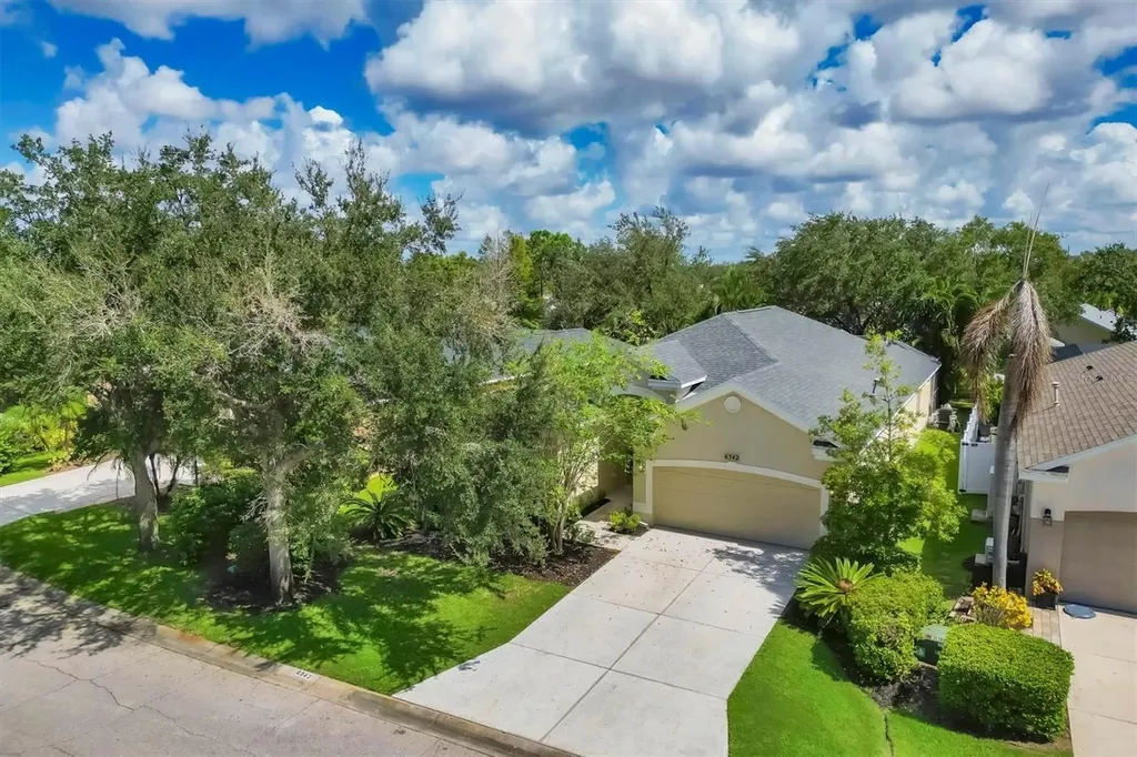 6542 Blue Grosbeak Circle Lakewood Ranch FL 34202