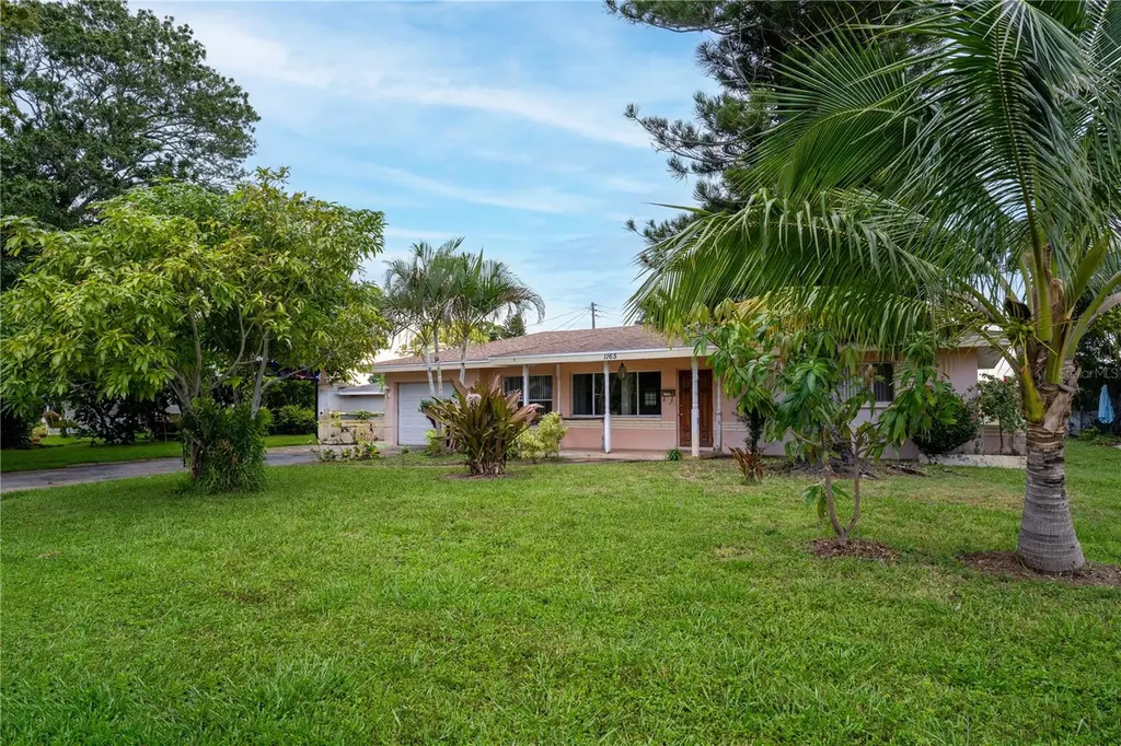 1165 63rd Avenue S St Petersburg FL 33705