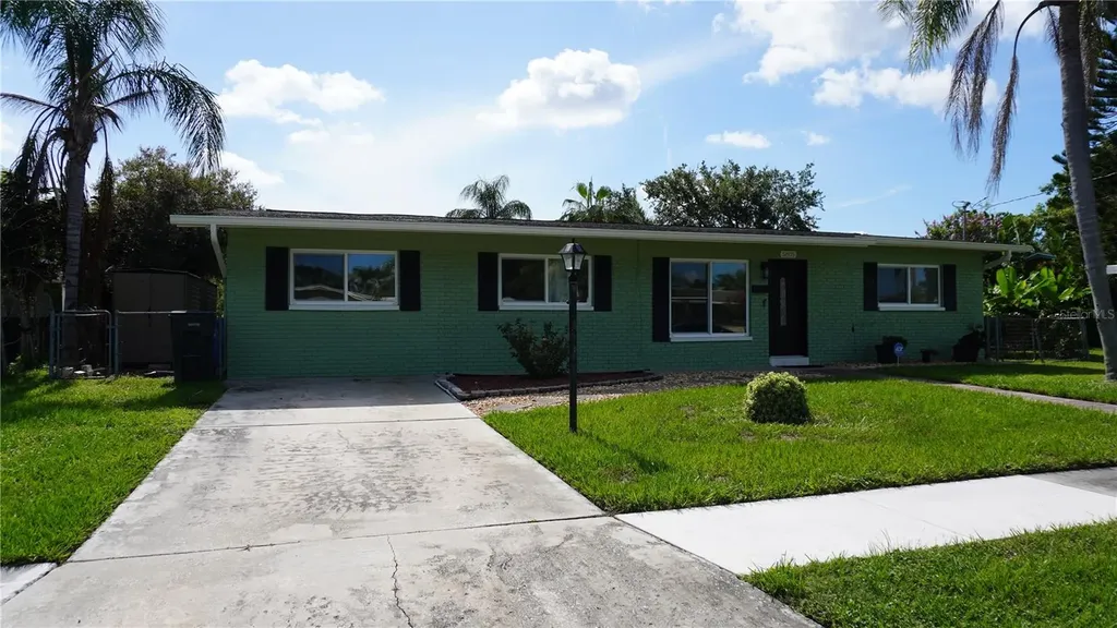 5805 Oxford Drive Tampa FL 33615