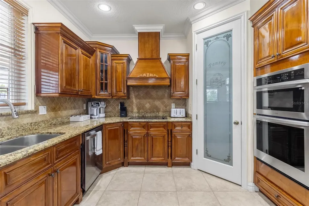 11302 Southwind Lake Drive Gibsonton FL 33534
