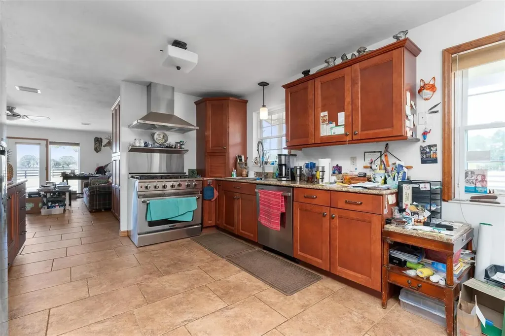 1327 W State Road 40 Pierson FL 32180