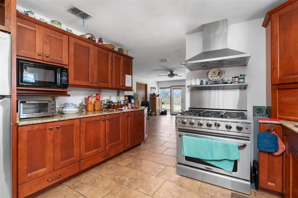 1327 W State Road 40 Pierson FL 32180