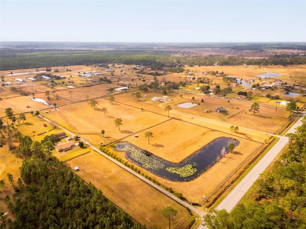 1327 W State Road 40 Pierson FL 32180