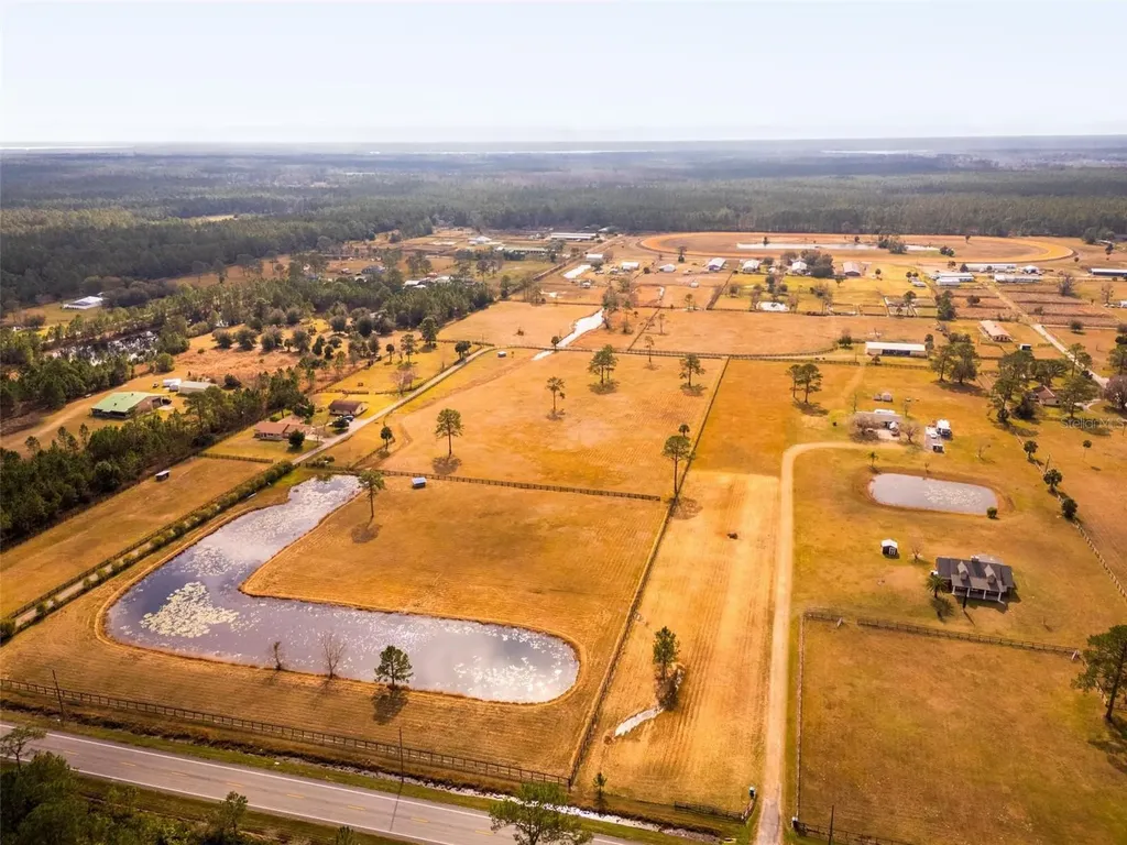1327 W State Road 40 Pierson FL 32180