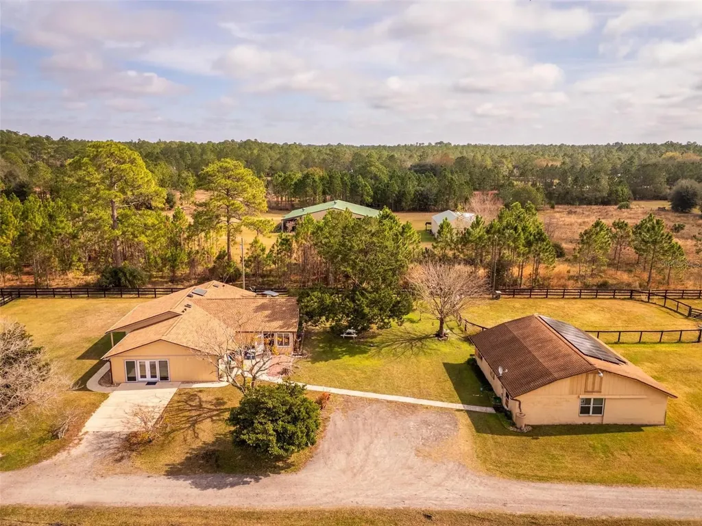 1327 W State Road 40 Pierson FL 32180