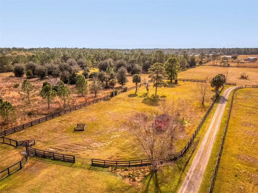 1327 W State Road 40 Pierson FL 32180