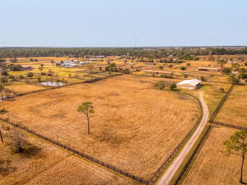 1327 W State Road 40 Pierson FL 32180