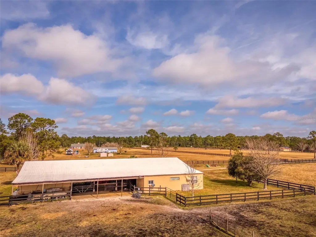 1327 W State Road 40 Pierson FL 32180