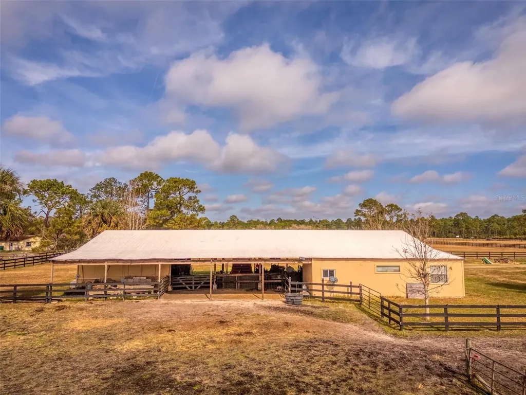 1327 W State Road 40 Pierson FL 32180