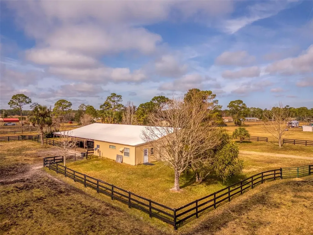 1327 W State Road 40 Pierson FL 32180