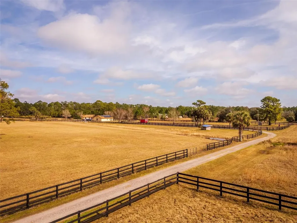 1327 W State Road 40 Pierson FL 32180