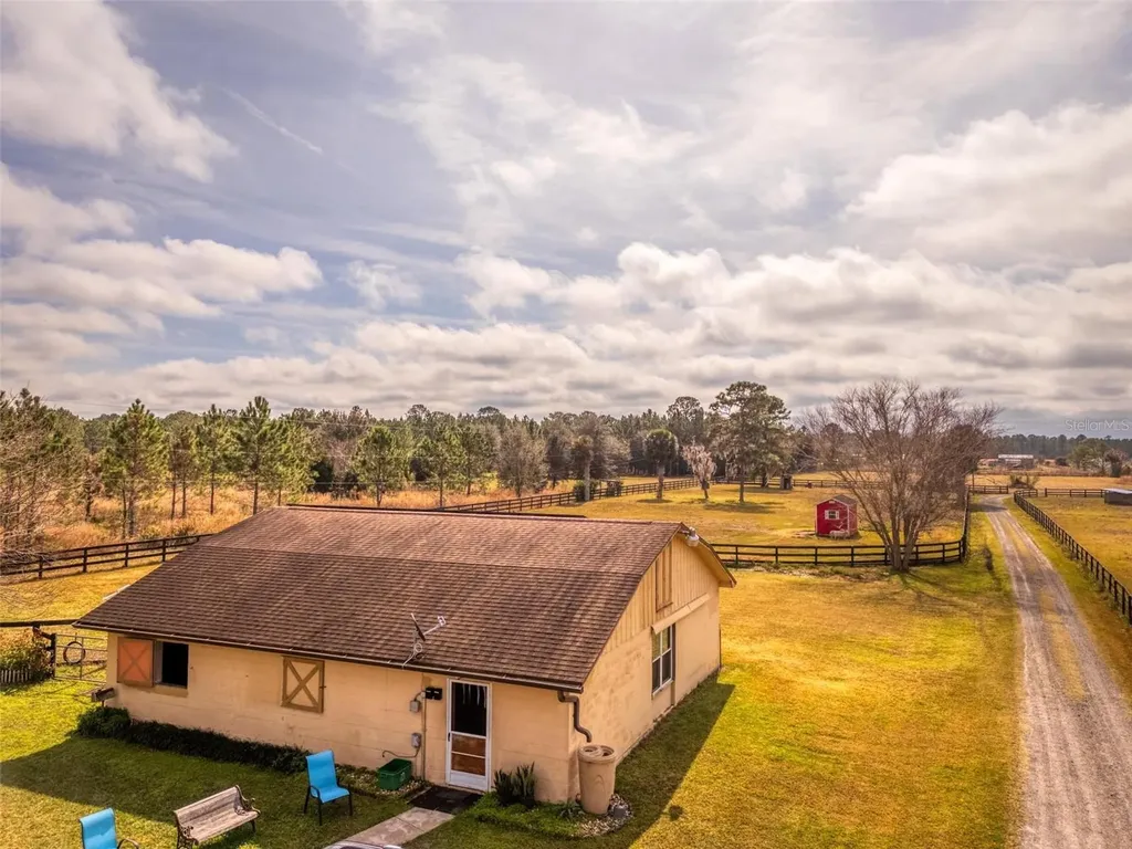 1327 W State Road 40 Pierson FL 32180