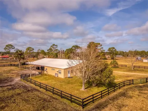 1327 W State Road 40 Pierson FL 32180