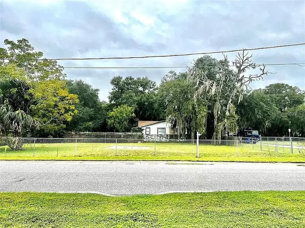 W Ruby Street Tavares FL 32778