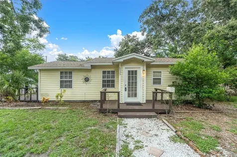 6933 Dartmouth Avenue N St Petersburg FL 33710