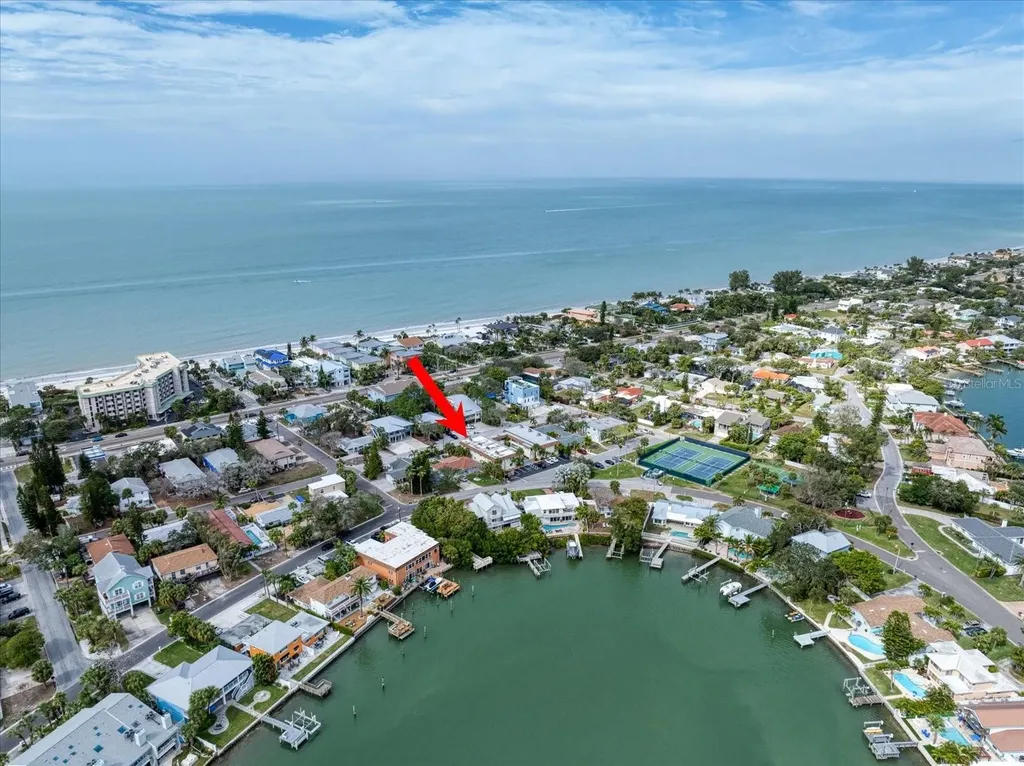 2704 2nd Street Indian Rocks Beach FL 33785