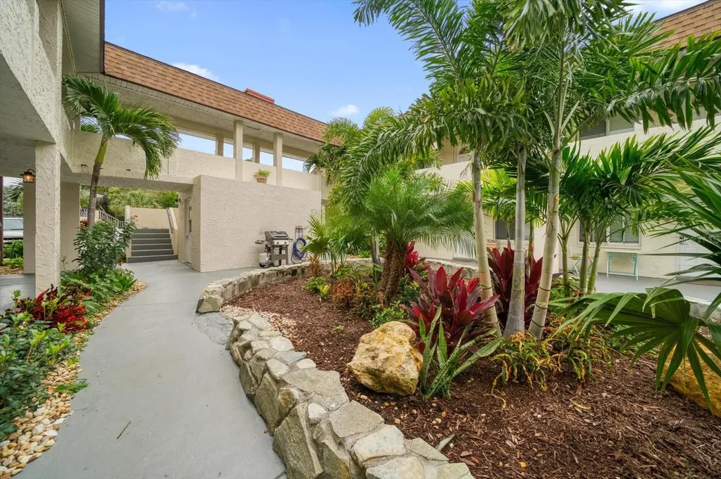 2704 2nd Street Indian Rocks Beach FL 33785