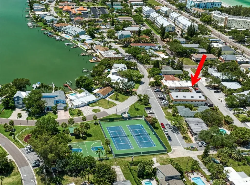 2704 2nd Street Indian Rocks Beach FL 33785