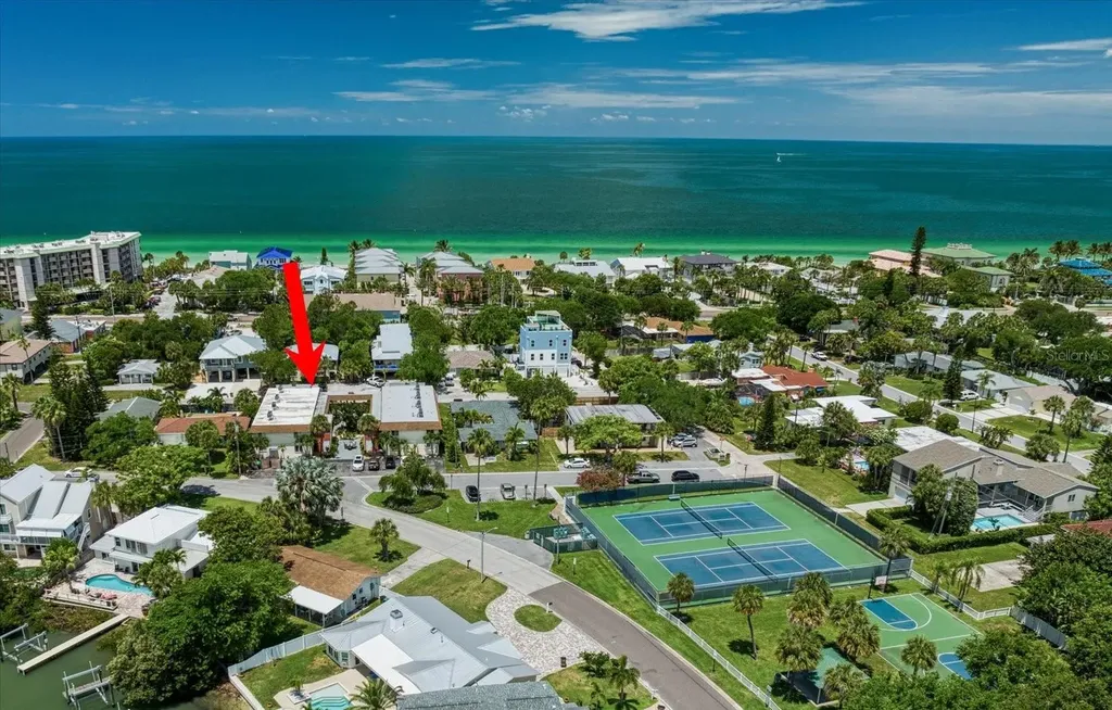 2704 2nd Street Indian Rocks Beach FL 33785