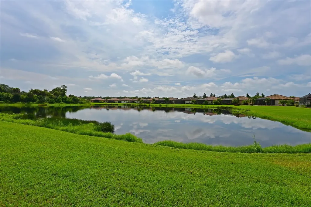 7114 Quiet Creek Drive Bradenton FL 34212