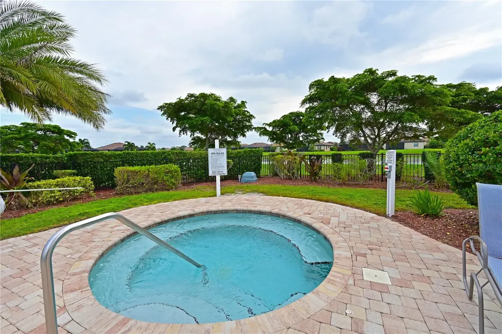 7114 Quiet Creek Drive Bradenton FL 34212