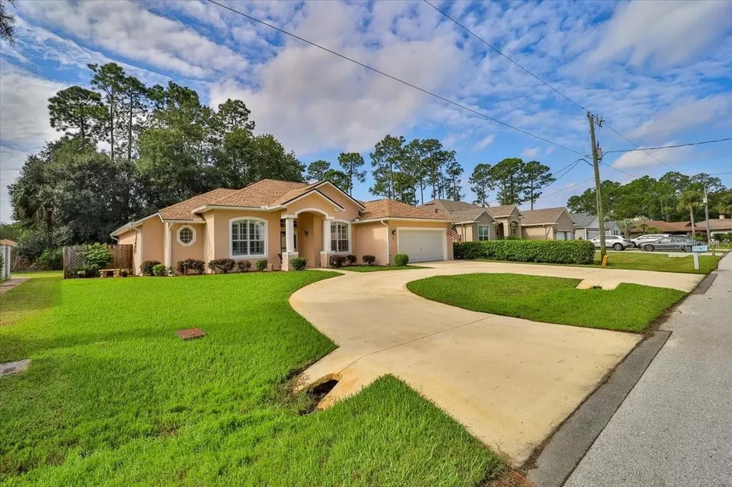 18 Bannerwood Lane Palm Coast FL 32137